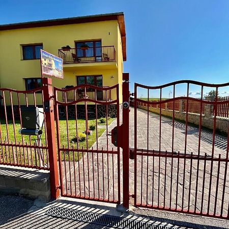Privat U Eriky Hotel Stara Lesna Ngoại thất bức ảnh