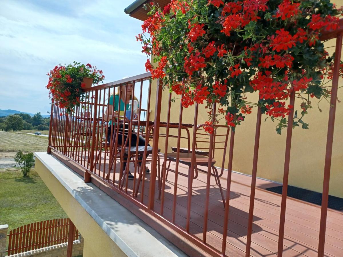 Privat U Eriky Hotel Stara Lesna Ngoại thất bức ảnh